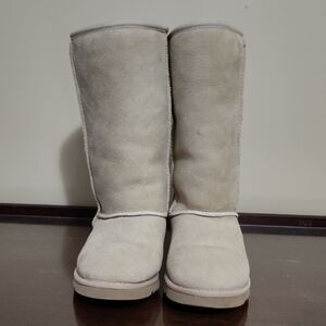 UGG Australia Women's Cream Suede Boots